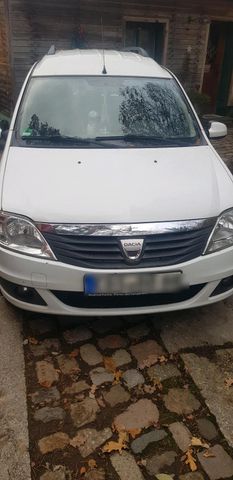 Dacia  Logan "Wenig Kilometer**