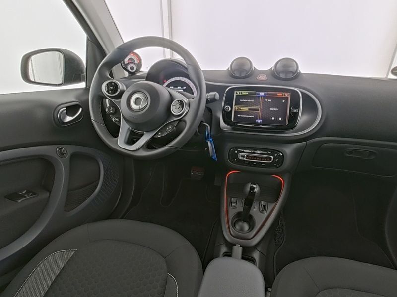 Fahrzeugabbildung Smart smart EQ fortwo Exclusive*Pano*LED*Kamera*22kW*