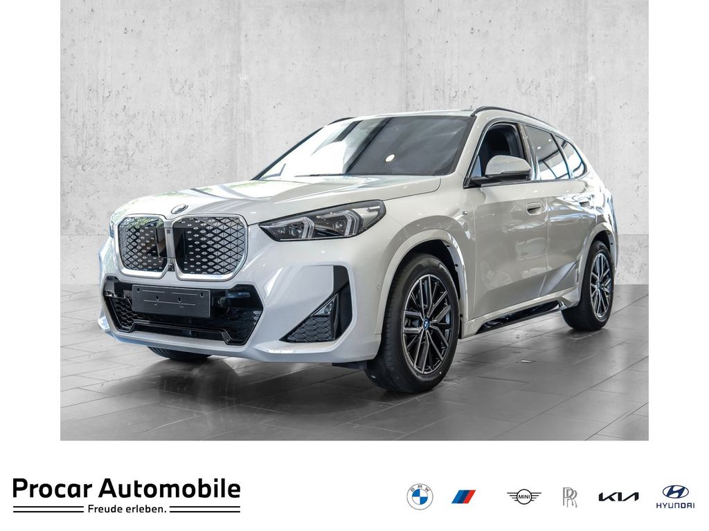 BMW iX1