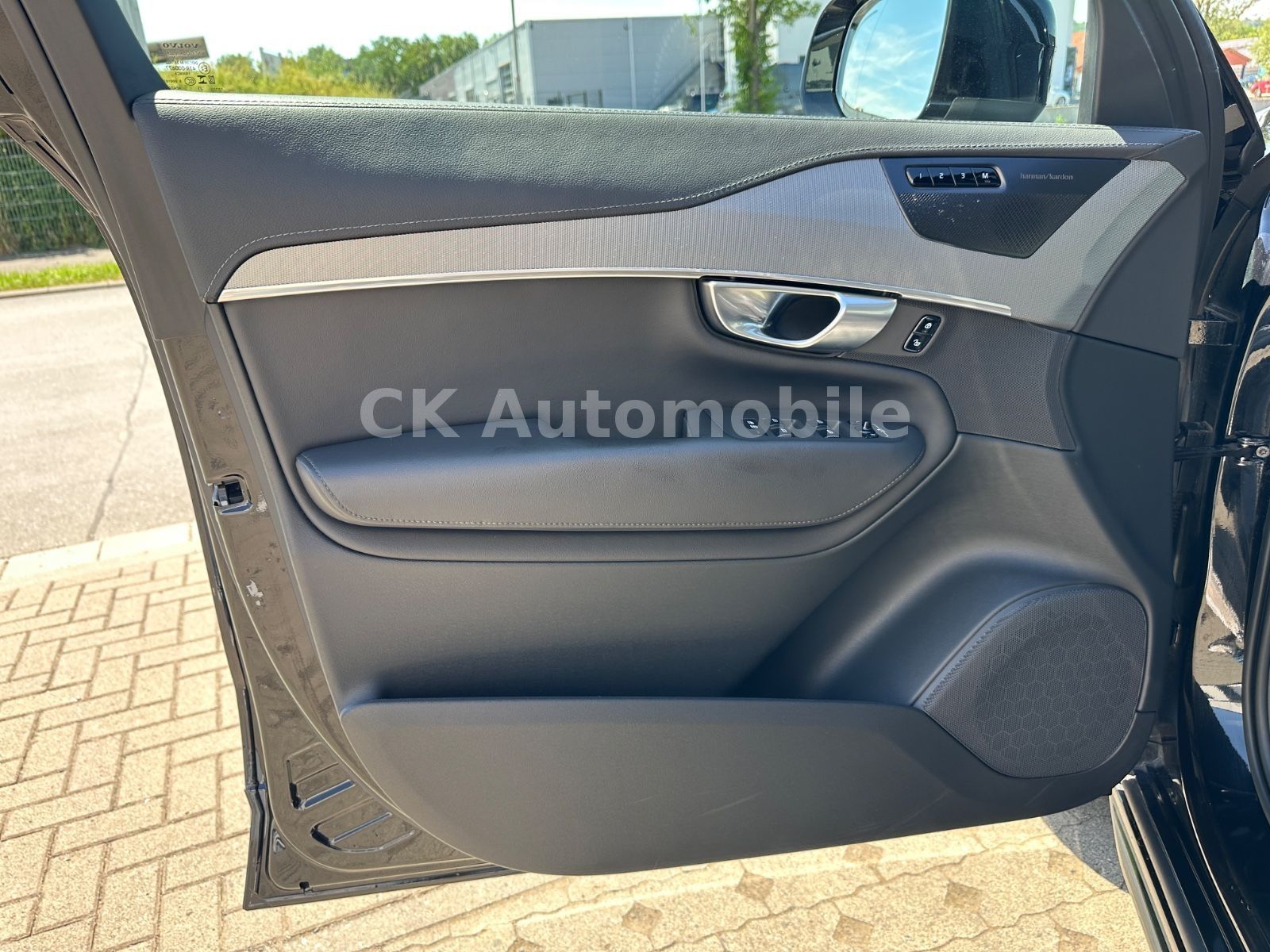 Fahrzeugabbildung Volvo XC90 B5 Plus Bright AWD 7Sitze/Navi/Pano/360°Kam