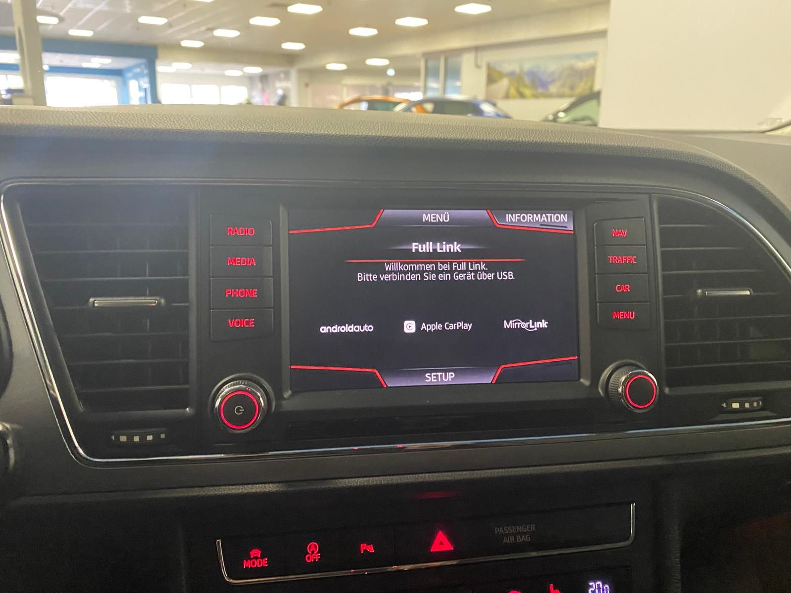 Fahrzeugabbildung SEAT Leon FR 2.0 TDI 184PS+APP+19"+NAVI+SHZ+LED+PDC++