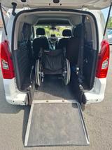 Citroën Berlingo HDi 110 FAP mit Rollstuhlrampe - Citroën aus 2012
