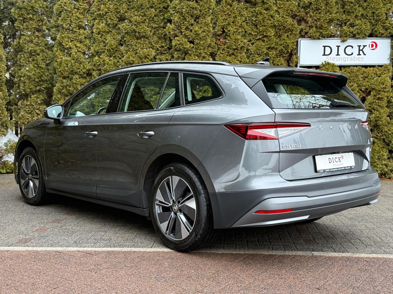 Fahrzeugabbildung SKODA Enyaq 60 Loft CCS+LED+NAV+SHZ+KAMERA+AHK+ACC+DAB