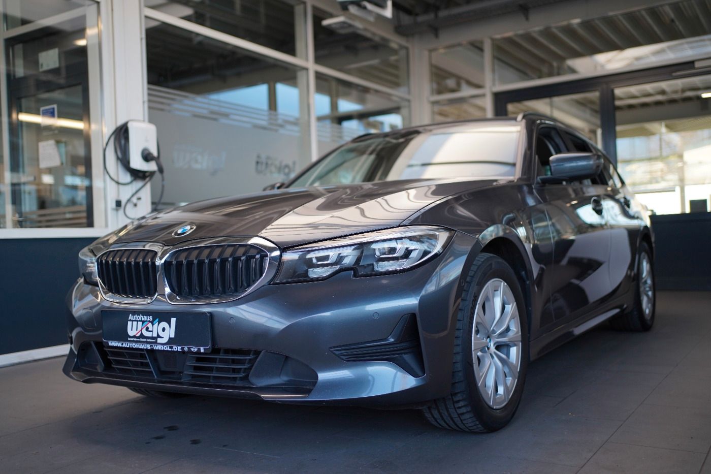 Fahrzeugabbildung BMW 320d Touring +Live Cockpit Prof.+Driving Assist.