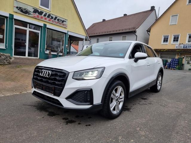 Audi Q2 35 TFSI Black/White LED+NAVI+DAB+GARANTIE!