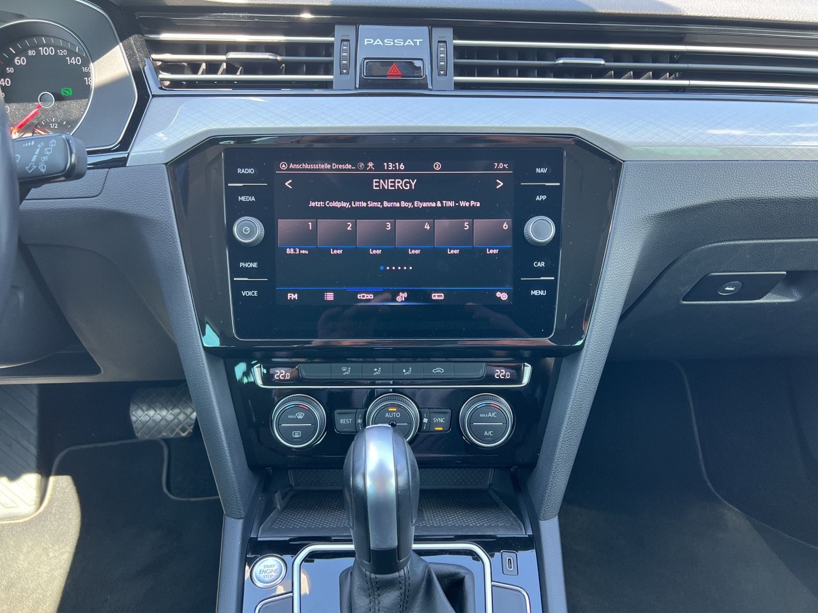 Fahrzeugabbildung Volkswagen Passat Variant Business TSI DSG LED ACC AHK PDC