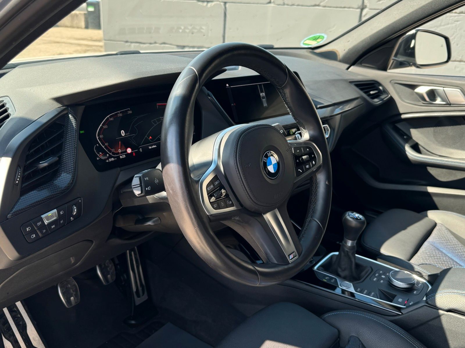 Fahrzeugabbildung BMW 118i F40 M Sport LED PDC Temp HiFi Navi LCProf.