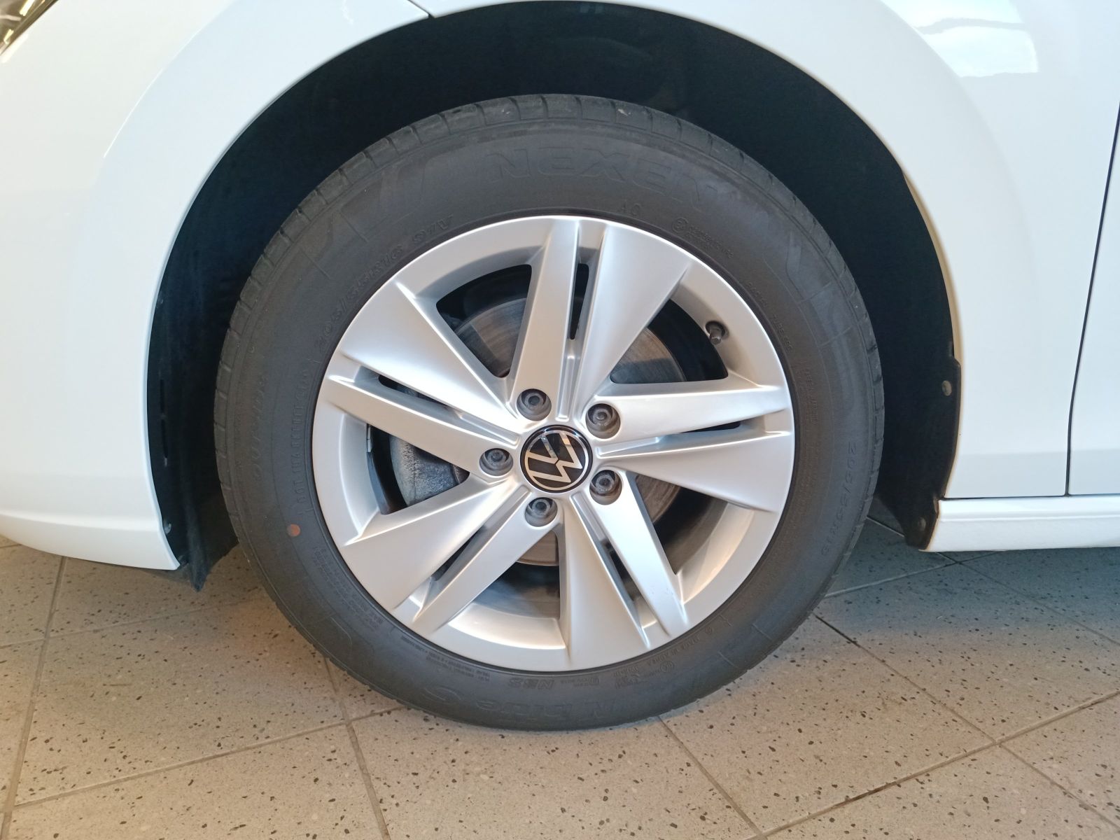 Volkswagen Golf - Bild 8