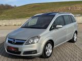 Opel Zafira B Cosmo 1.9 CDTI *7-Sitzer-Ahk-Pano*