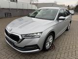 Skoda Octavia Combi Style/VIRT/MEM/CAM/LED/HEAD-UP/NAV - Skoda Octavia: Style