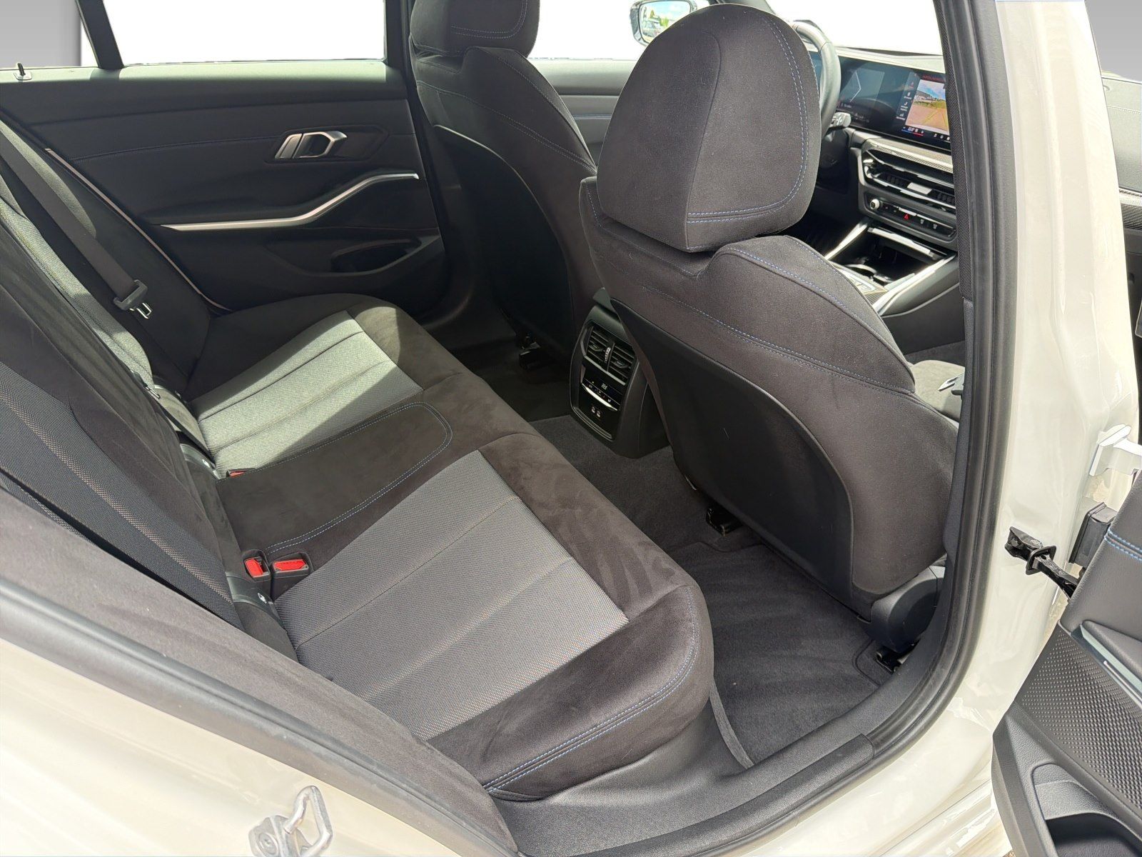 BMW 330 - Bild 11