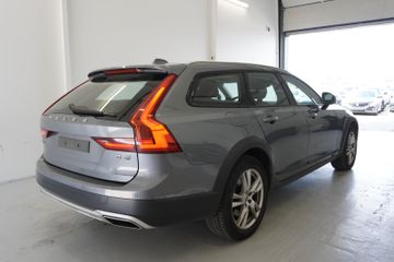 Volvo V90 Cross Country - 6