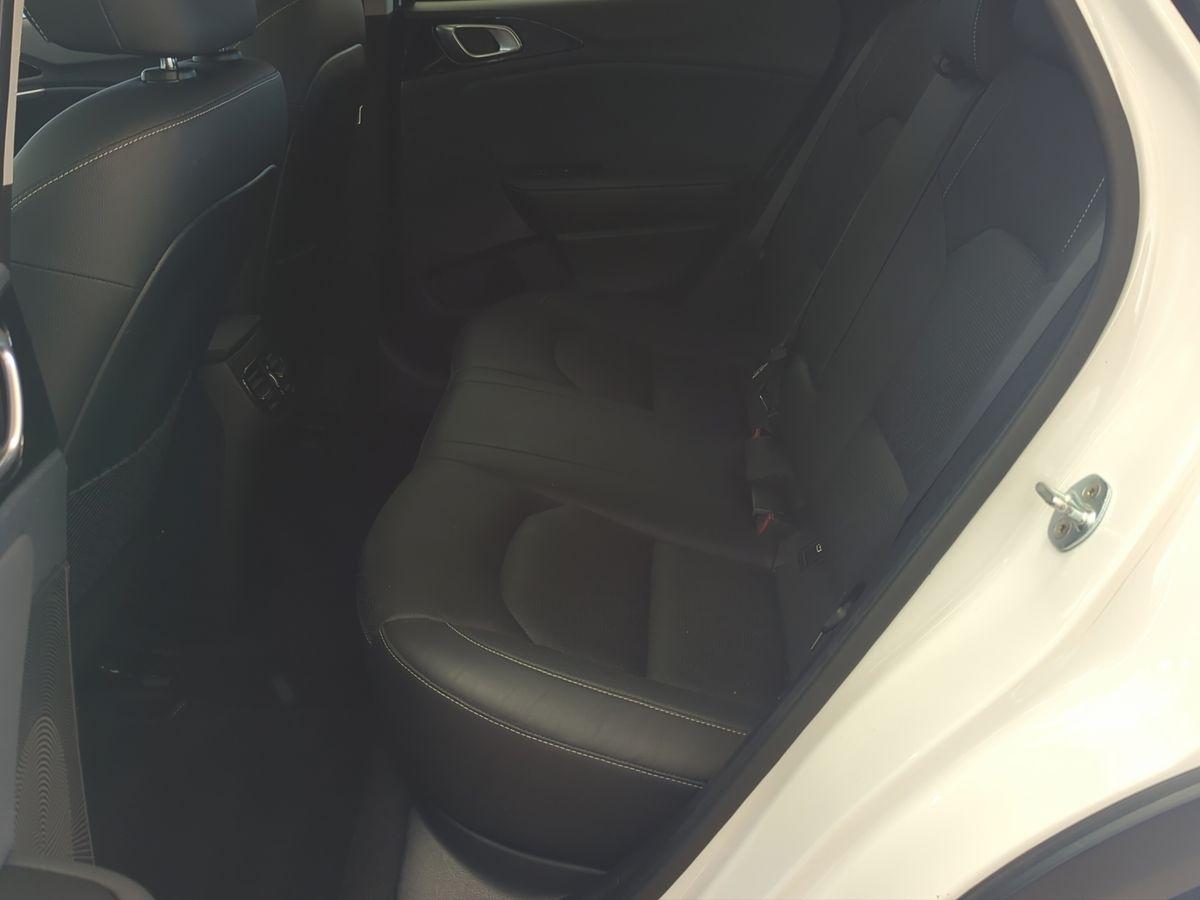 Kia XCEED 1.4T PLATINUM PANO-DACH+LEDER+NAVI+KAMERA+