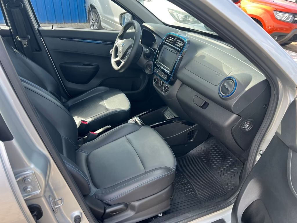 DACIA Spring Electric Comfort NAVI,KLIMA,BATTERIE 96% DACIA Spring Electric Comfort NAVI,KLIMA,BATTERIE 96%