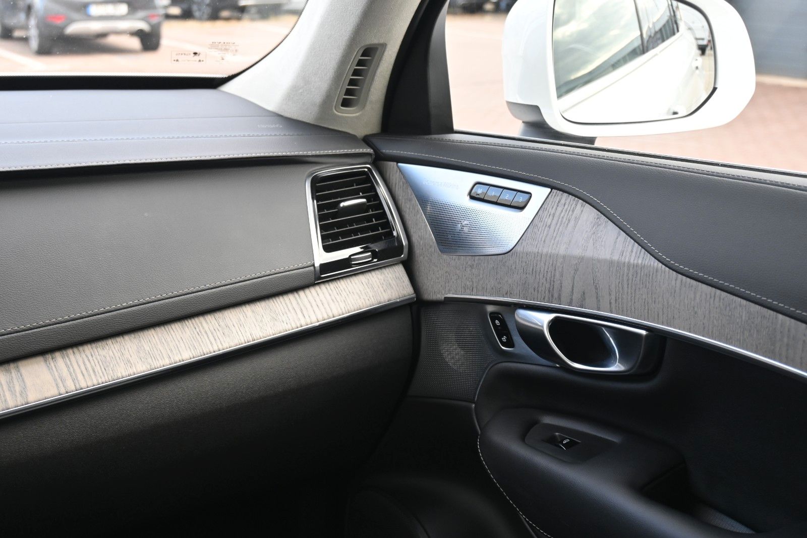 Fahrzeugabbildung Volvo XC90 T8 AWD Ultimate Bright Recharge*PANO*B&W*