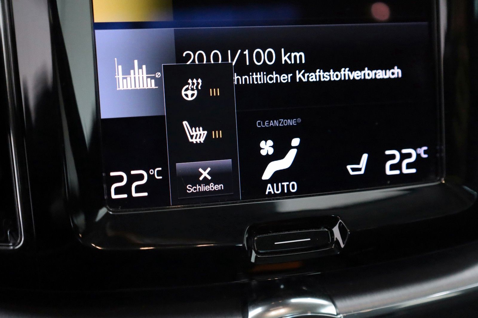 Fahrzeugabbildung Volvo XC60 Momentum Pro,Leder,Navi,Kamera,HUD,ACC,Pano