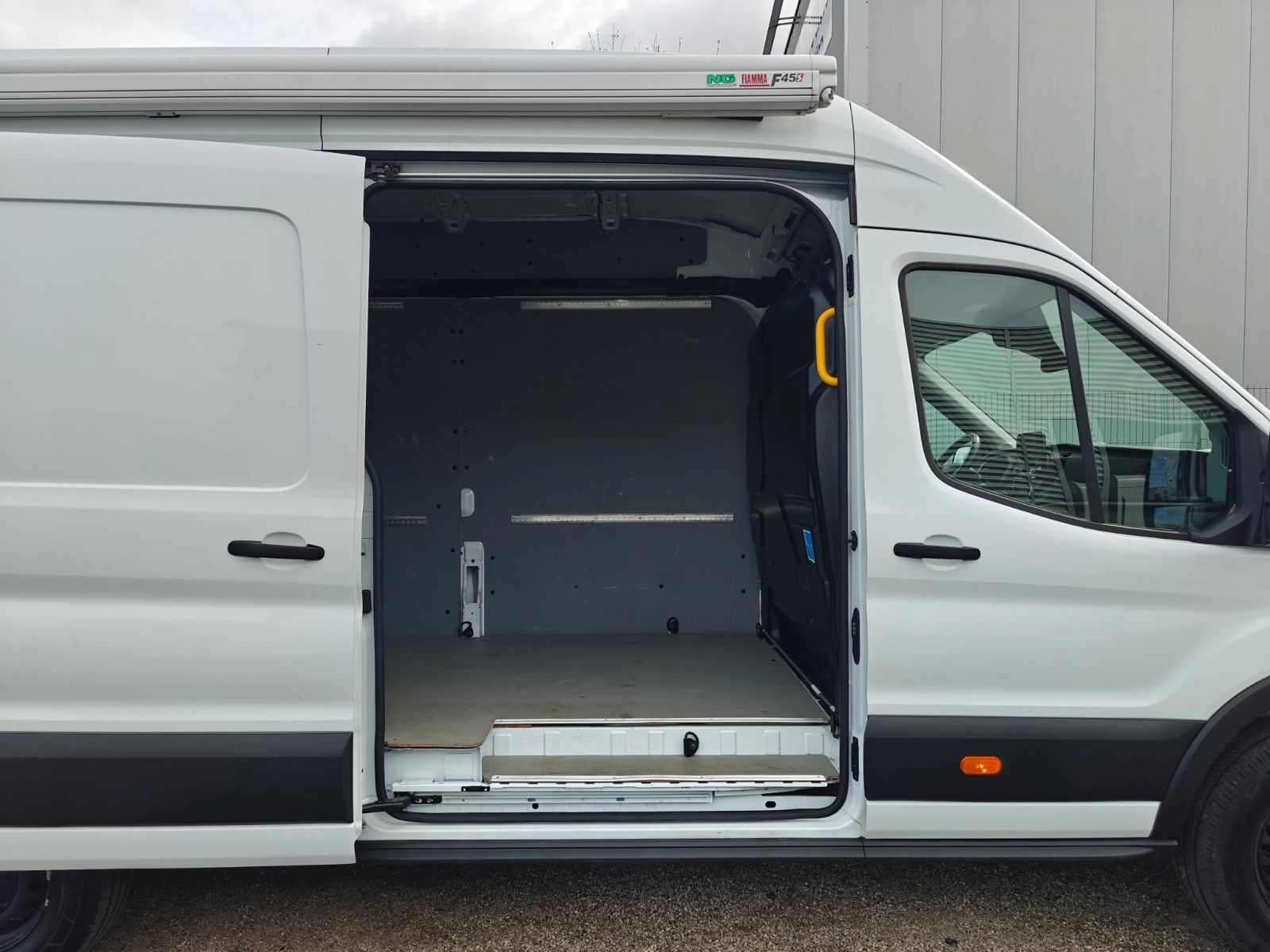 Fahrzeugabbildung Ford Transit Kasten 350EF L4 Trend, Navi, DAB, Kamera