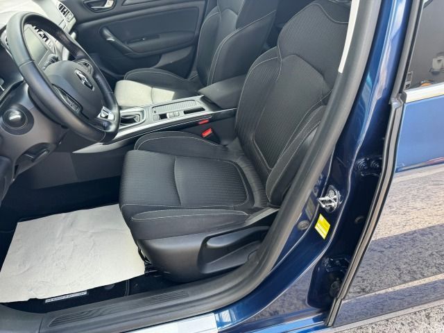 Fahrzeugabbildung Renault Megane IV Energy Grandtour Business Automatic