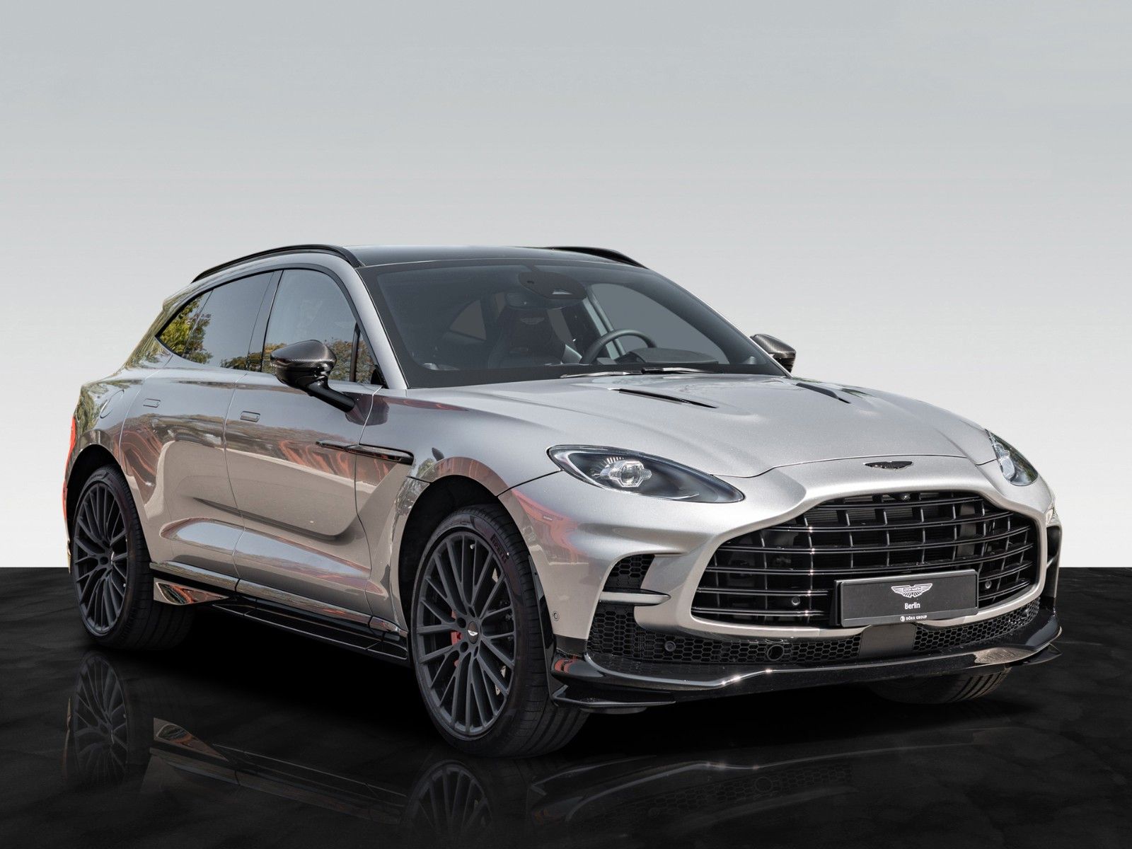 ASTON MARTIN DBX