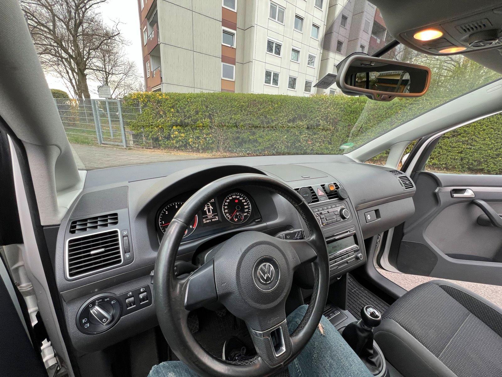 Volkswagen Touran 2011 — photo 5