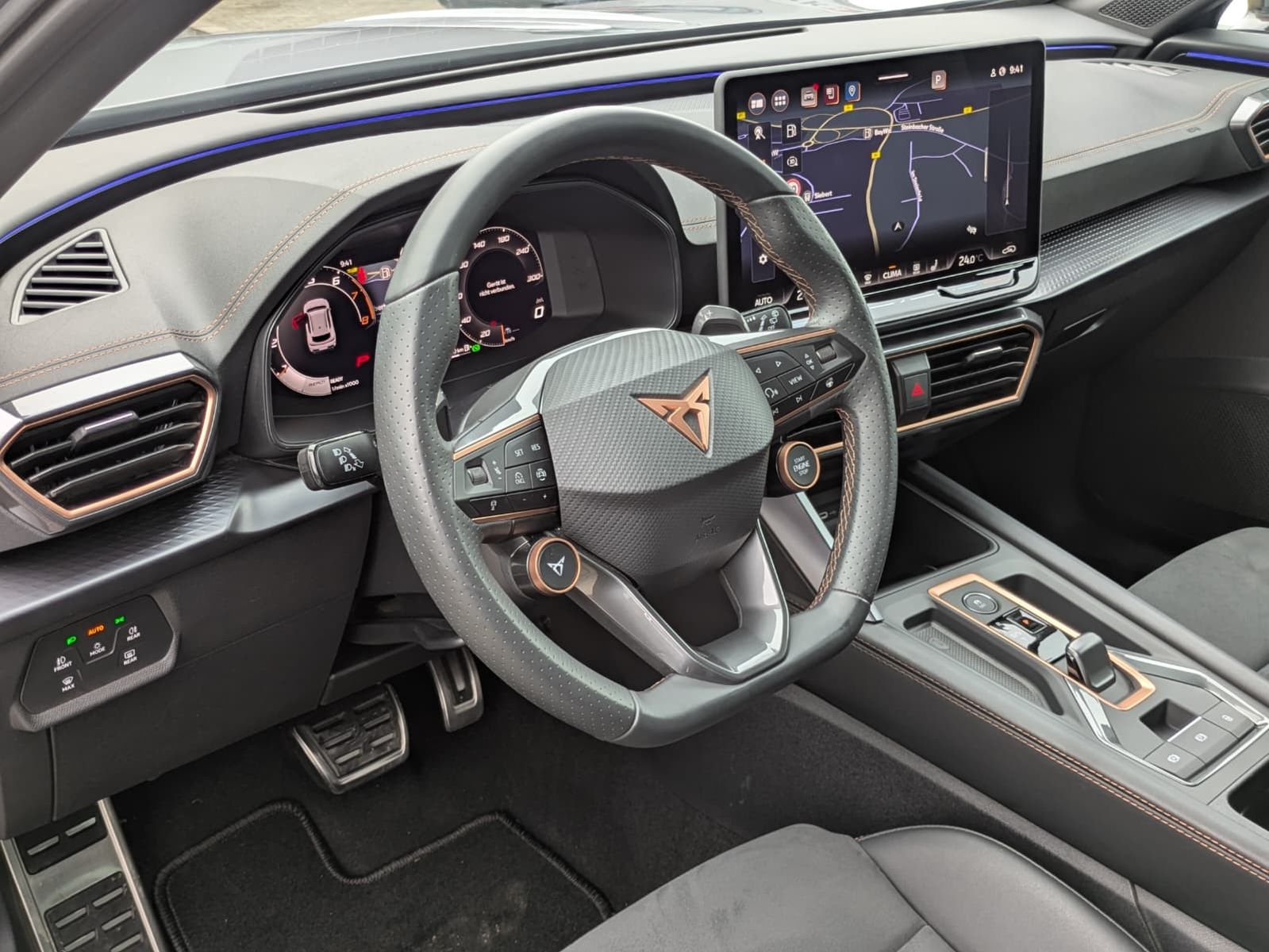 Fahrzeugabbildung CUPRA Formentor 1.5 eTSI PANO*MATRIX*SENNH.*DINAM*360°