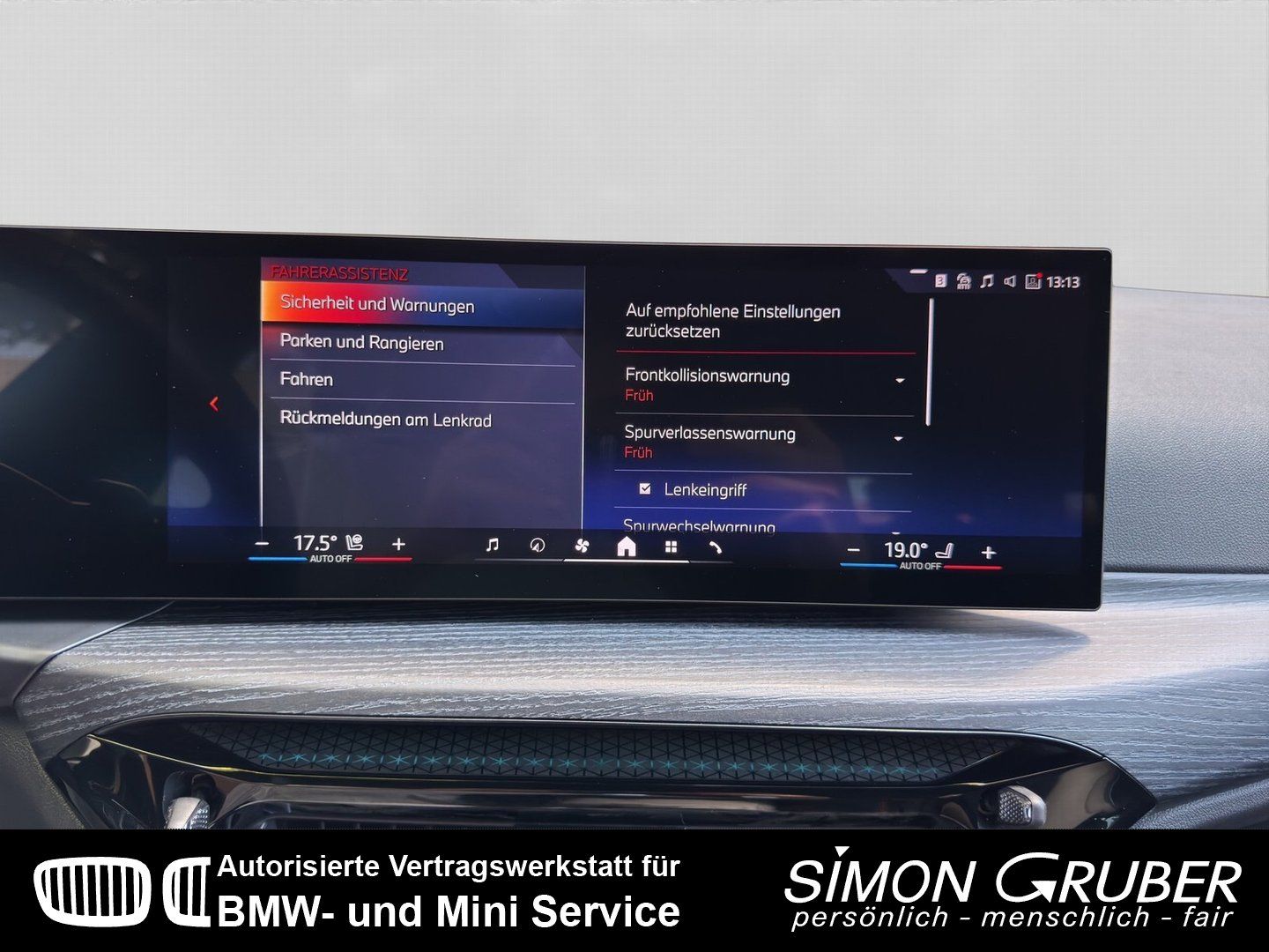 Fahrzeugabbildung BMW 330e Touring M Sport Live Prof Innovation HUD