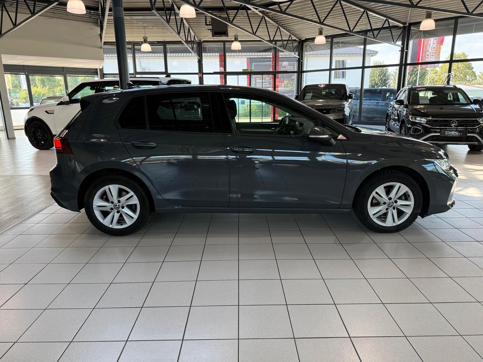 Volkswagen Golf VIII Lim. 1.5 eTSI 110 kW Life/LED/DSG, миниатюра 4