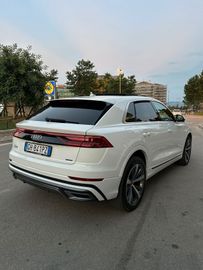 Audi Q8 - 11