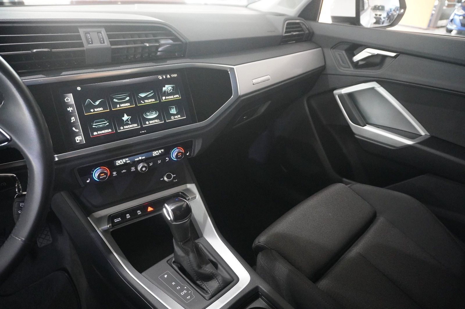 Fahrzeugabbildung Audi Q3 35 TFSI ADVANCED S-TRONIC NAVI/LED/VIRTU/DAB+
