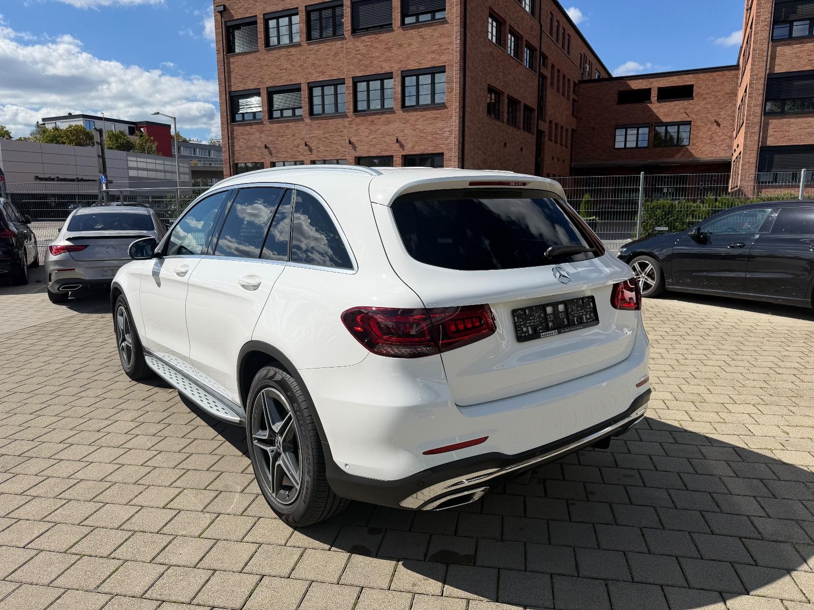 Mercedes-Benz GLC 300d 4Matic*AMG*AHK*Pano*Memory*Distr*360°