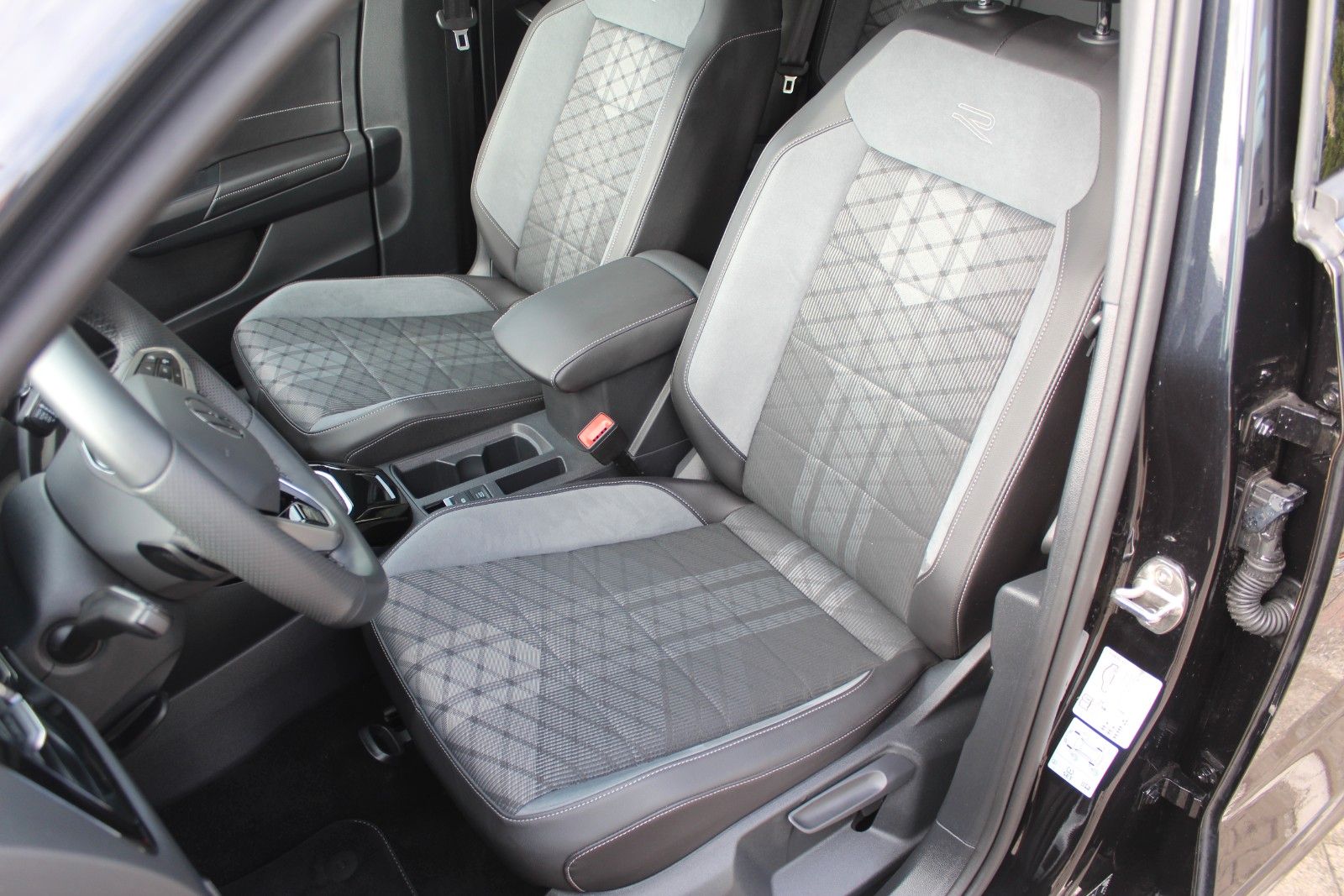 Volkswagen T-Roc R-Line 1.5 TSI DSG Black-Style 19 Zoll S-D foto 5
