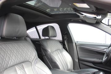 Fahrzeugabbildung BMW 520 d Lim. M Sport HeadUp+Komfortsitze+GSD