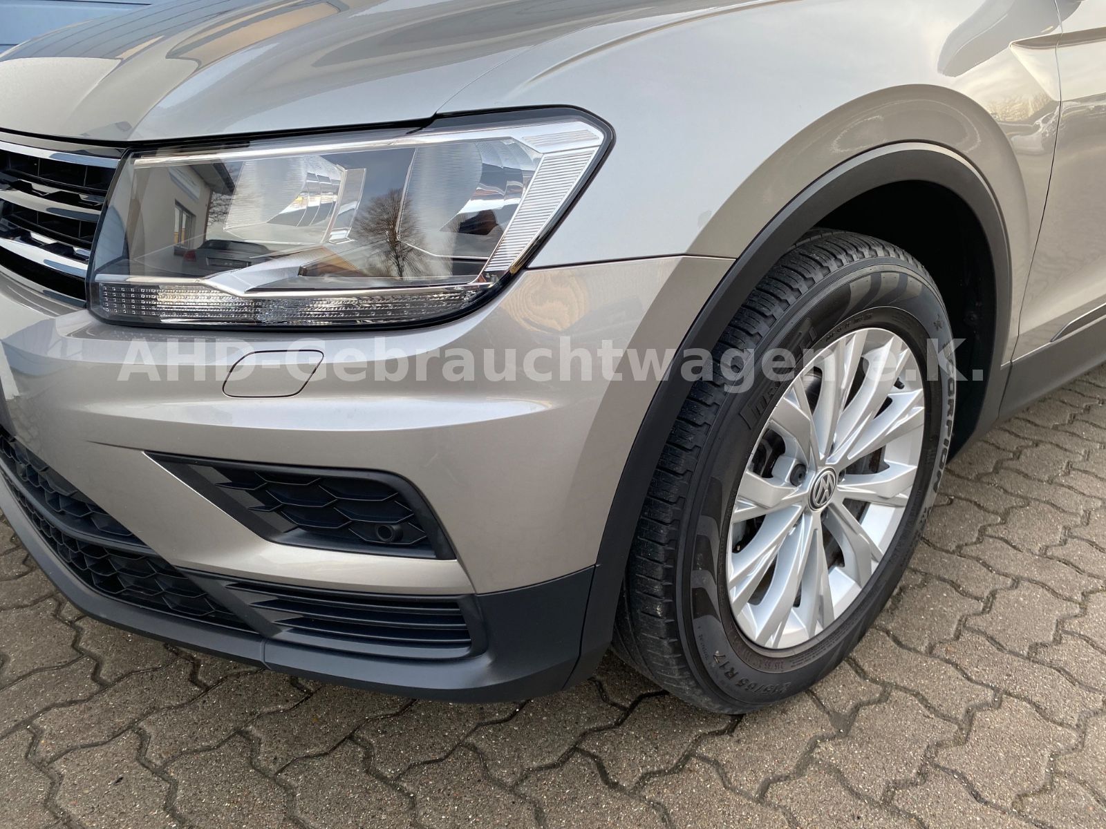 Fahrzeugabbildung Volkswagen Tiguan 1.4 TSI DSG