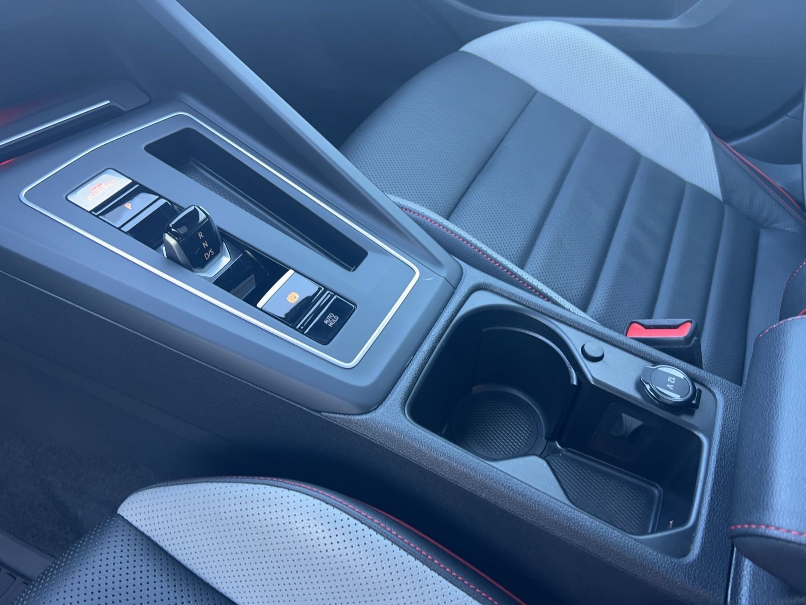 Golf VIII GTI 2.0 TSI DSG Pano*Navi*ACC*Leder