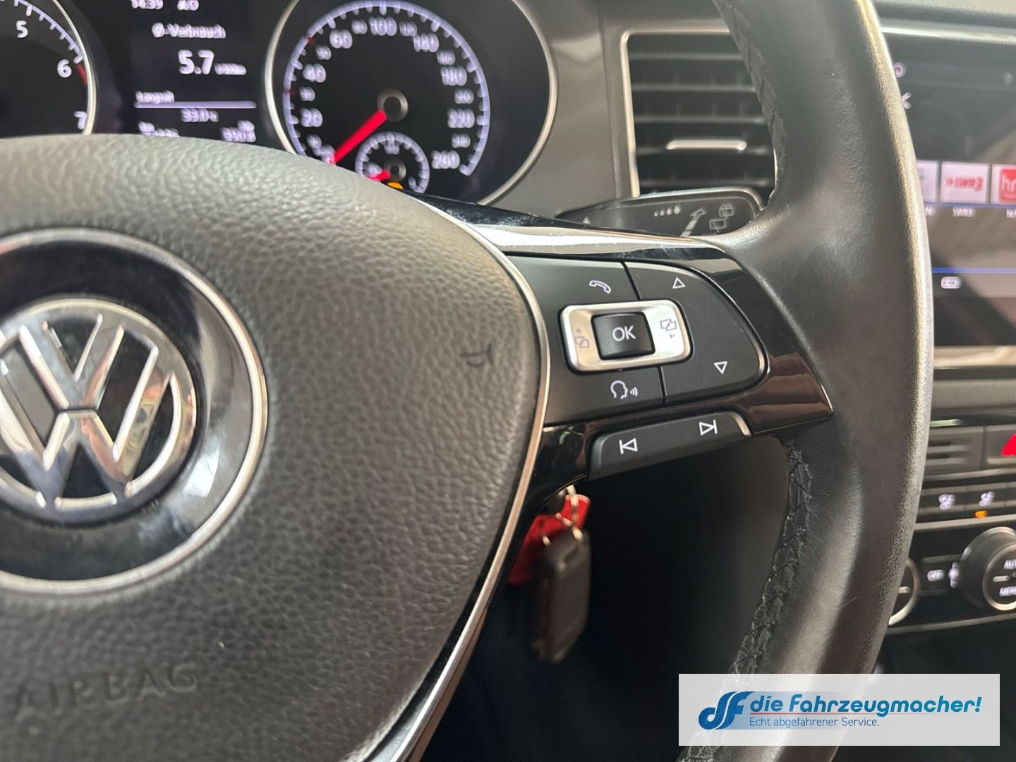 Fahrzeugabbildung Volkswagen Golf Sportsvan VII Join Navi Dyn. Kurvenlicht AC