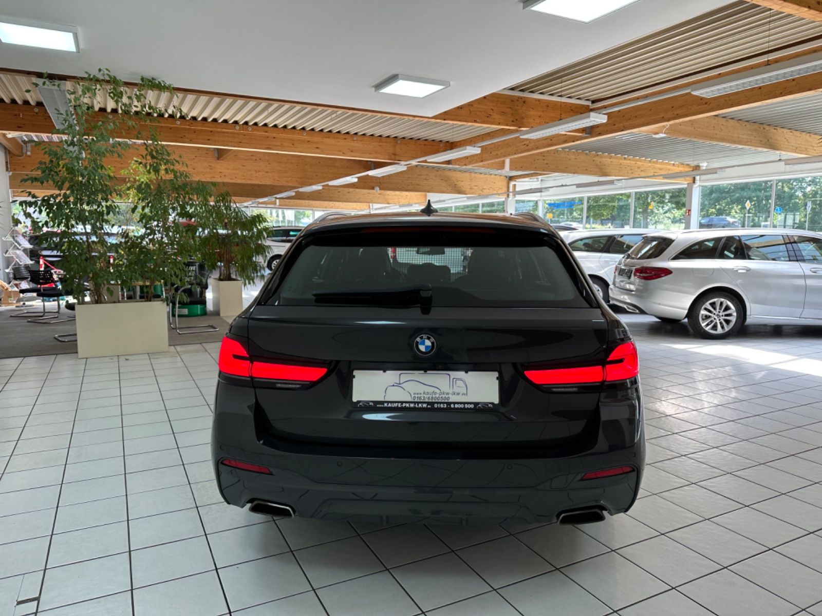 Fahrzeugabbildung BMW 530 d xDrive Touring  M Sport *Pano*Klima*Sport*