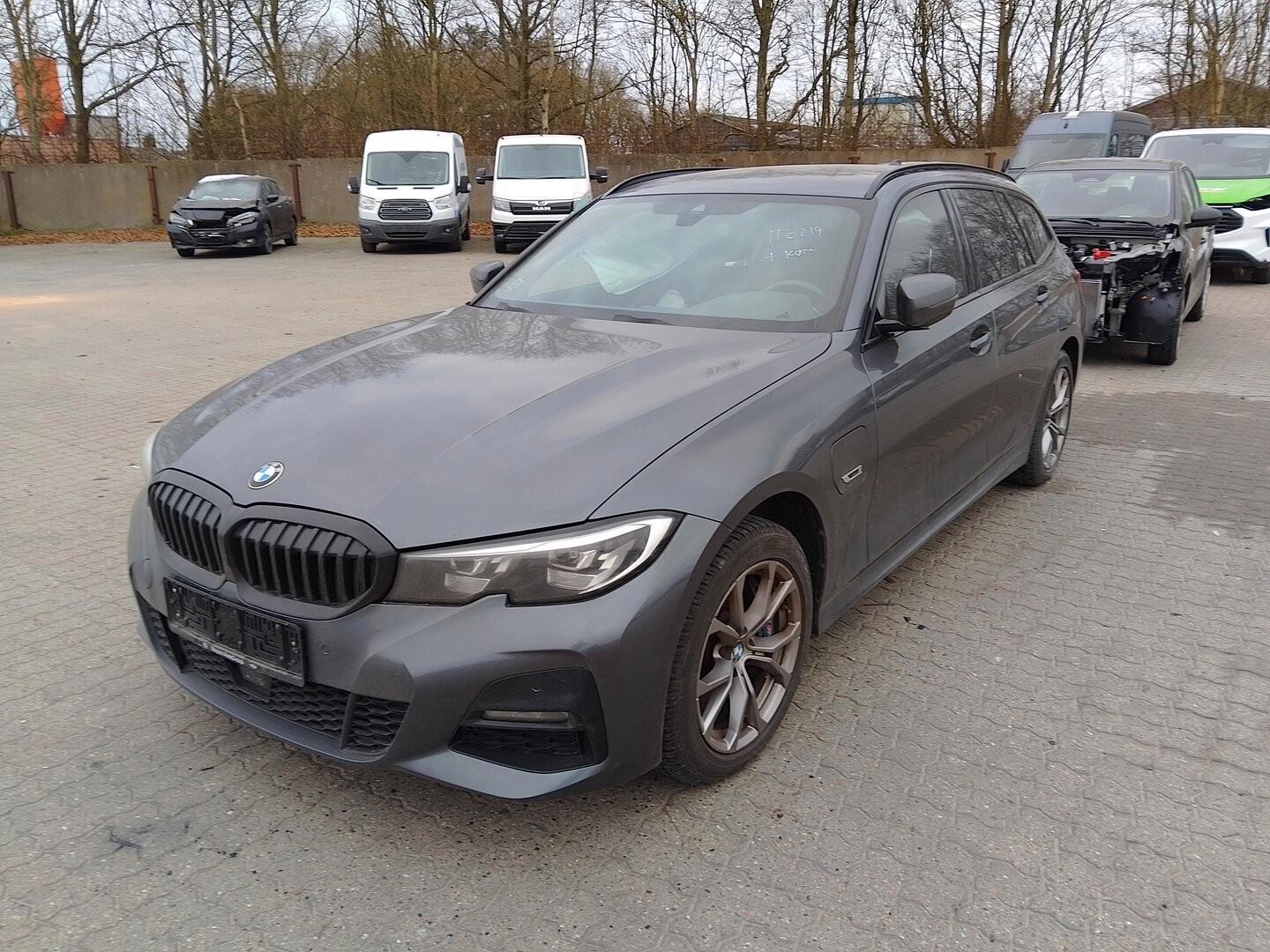 BMW Touring 330 e M Sport