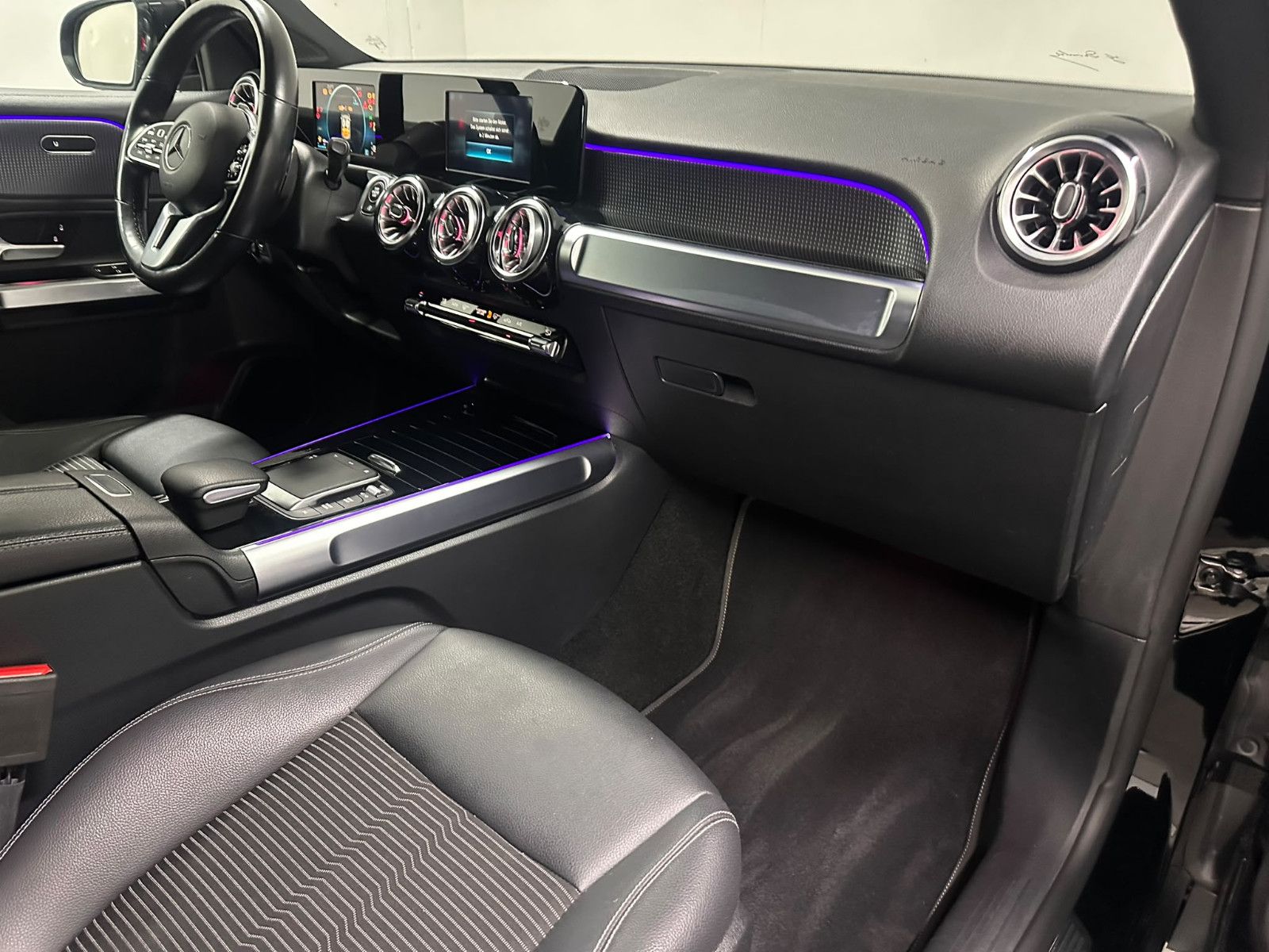 Fahrzeugabbildung Mercedes-Benz GLB 200 d 4MATIC DCT*NIGHT*AHK*KEYLESS*