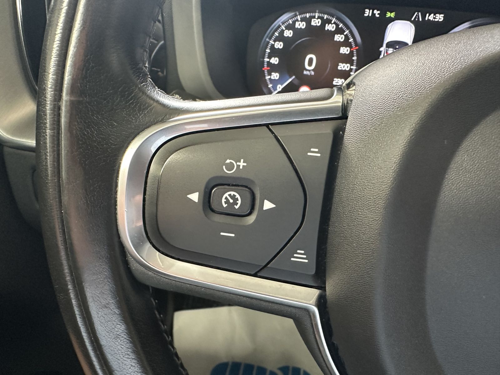 Volvo XC60 T6 R Design Expression AWD Pano AHK ACC  foto 23