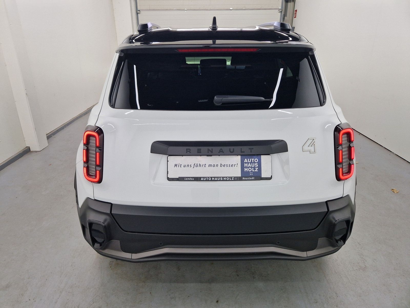 RENAULT R 4 E-Tech Techno 150 Comfort Range – Bild 3