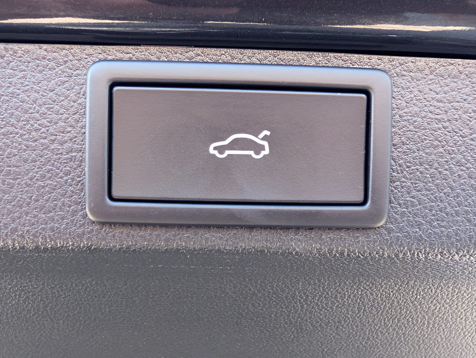 Fahrzeugabbildung SKODA Octavia 1.5 DSG Sportline PANO*MATRIX*AHK*5J.GAR