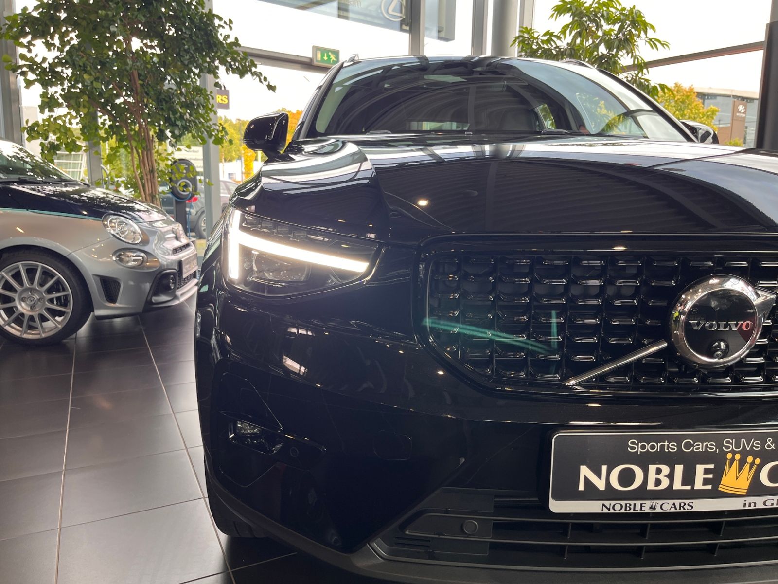 Fahrzeugabbildung Volvo XC40 Ultra Dark PANO AHK 21" 360° KAM
