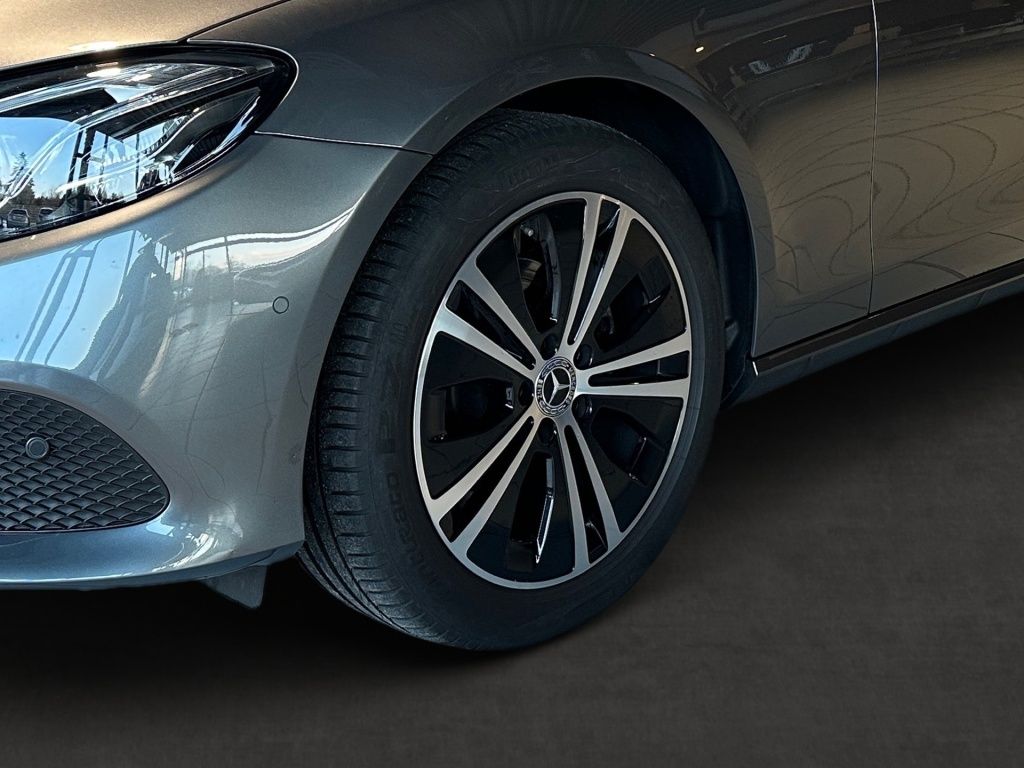 Fahrzeugabbildung Mercedes-Benz E 200 d Avantg. Totwi. AHK Navi LED SHZ Ambie.