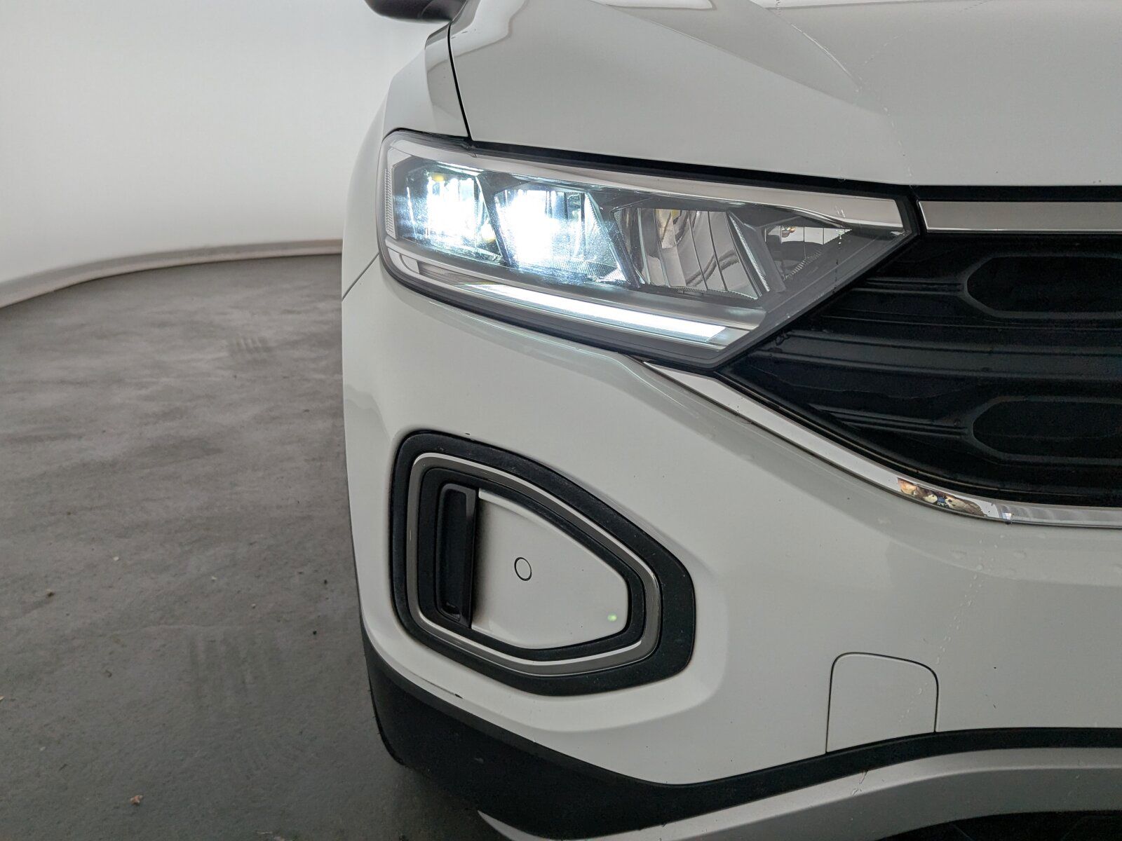 Volkswagen T-Roc 1.0 TSI Life OPF (EURO 6d) LED+NAV+SHZ+PDC foto 3