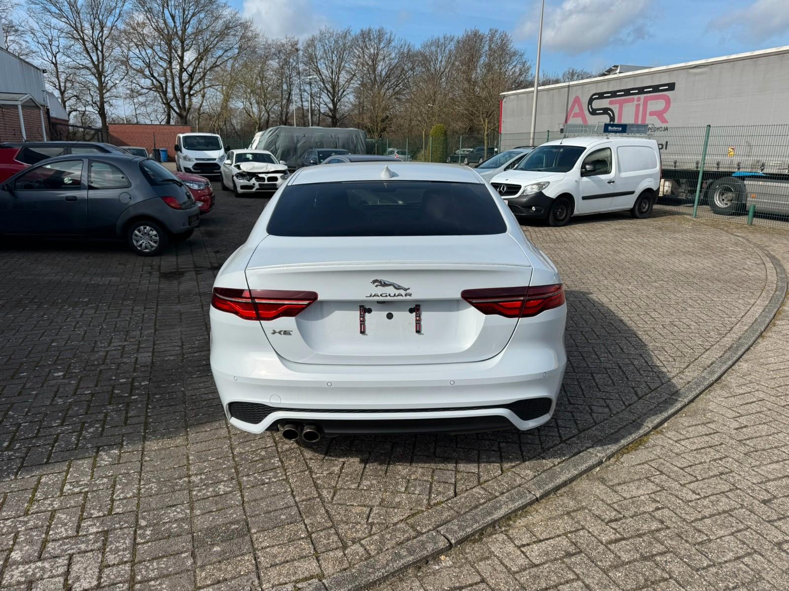 Jaguar XE R-Dynamic S AWD