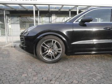 Porsche Cayenne - 5
