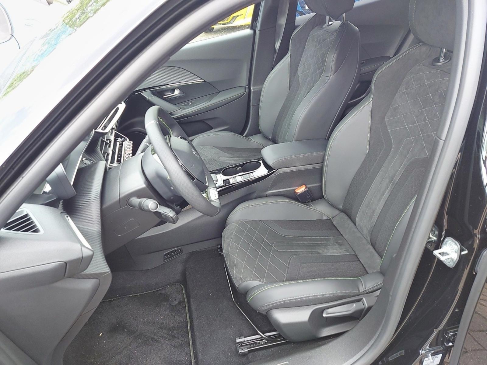 Peugeot e-2008 GT Pack 136