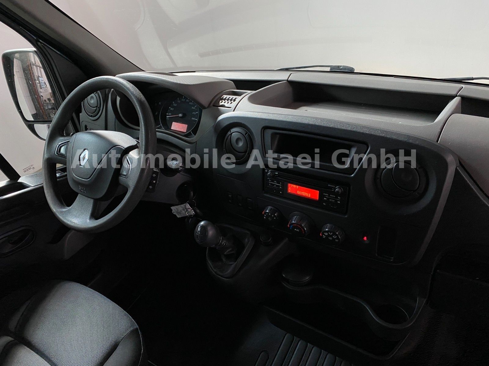 Fahrzeugabbildung Renault Master Kombi L1H1 6-SITZE+ STANDHEIZUNG (6696)