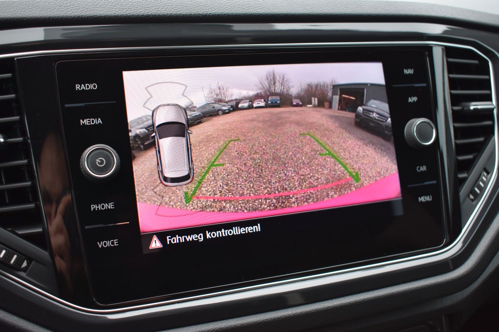 Fahrzeugabbildung Volkswagen T-Roc Sport 4Motion LED AHK Applecar Automatik