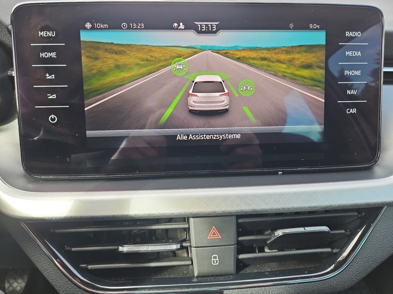 Fahrzeugabbildung SKODA Scala Tour Navi,LED,Alarmanlage,Kamera,Sun-Set
